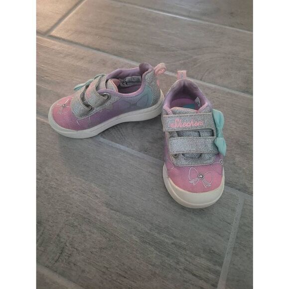 Skechers Lil Bowie Toddler‎ Girl Light Up Sneakers Size 6 - Picture 1 of 10